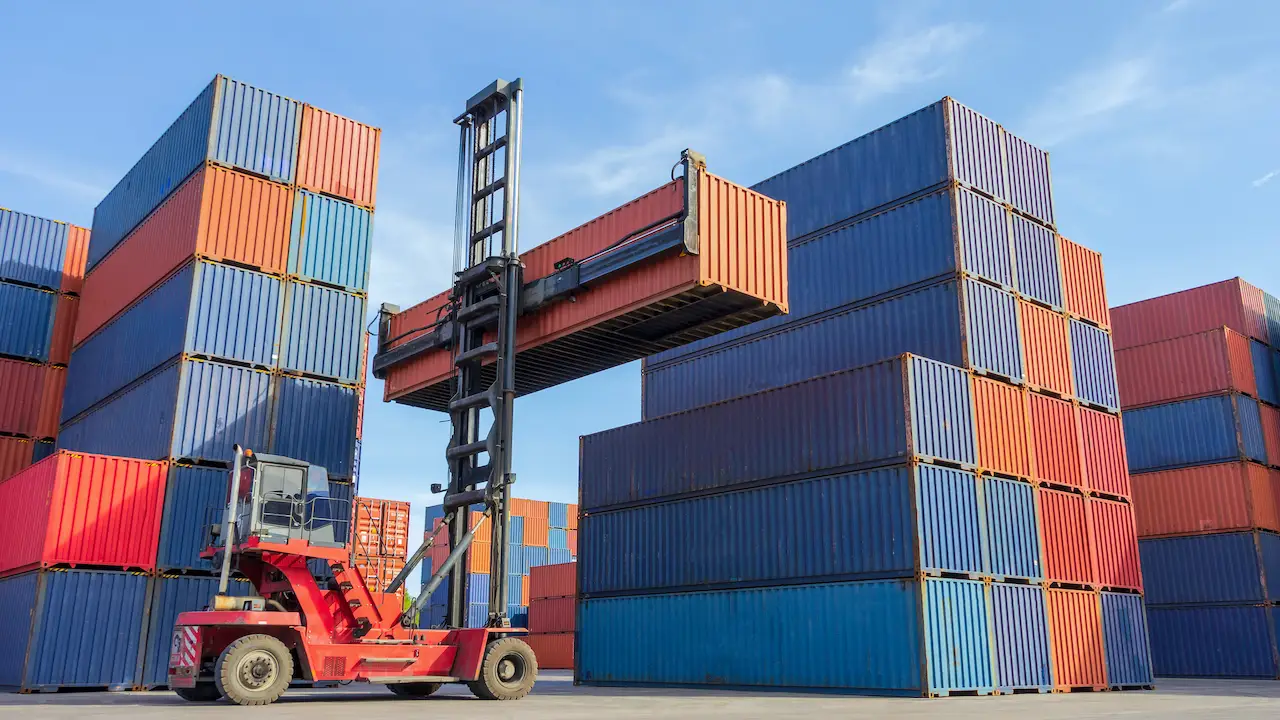 Shipping Update: U.S. Container Imports Surge Despite Challenges